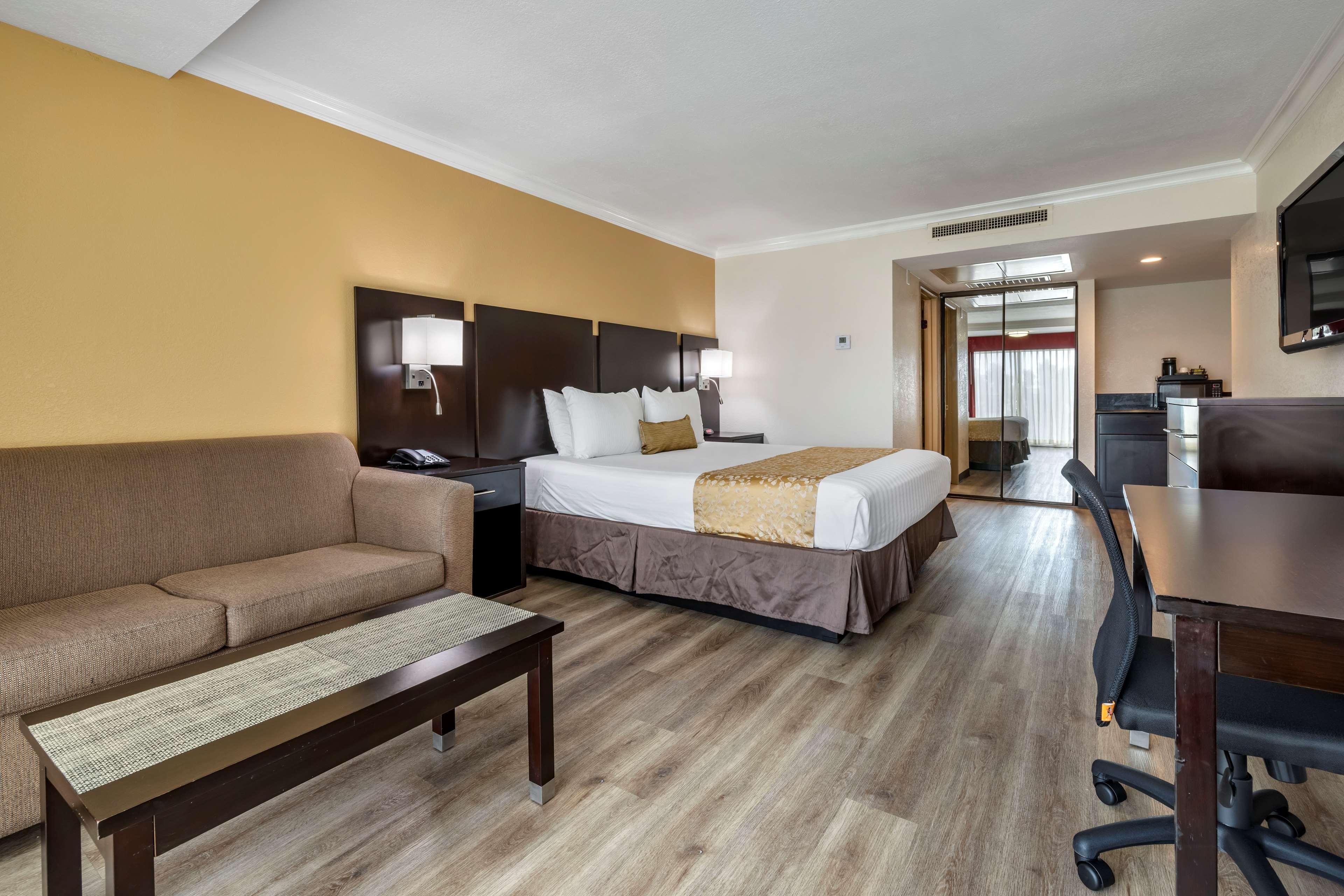Best Western Plus South Bay Hotel Lawndale Bagian luar foto