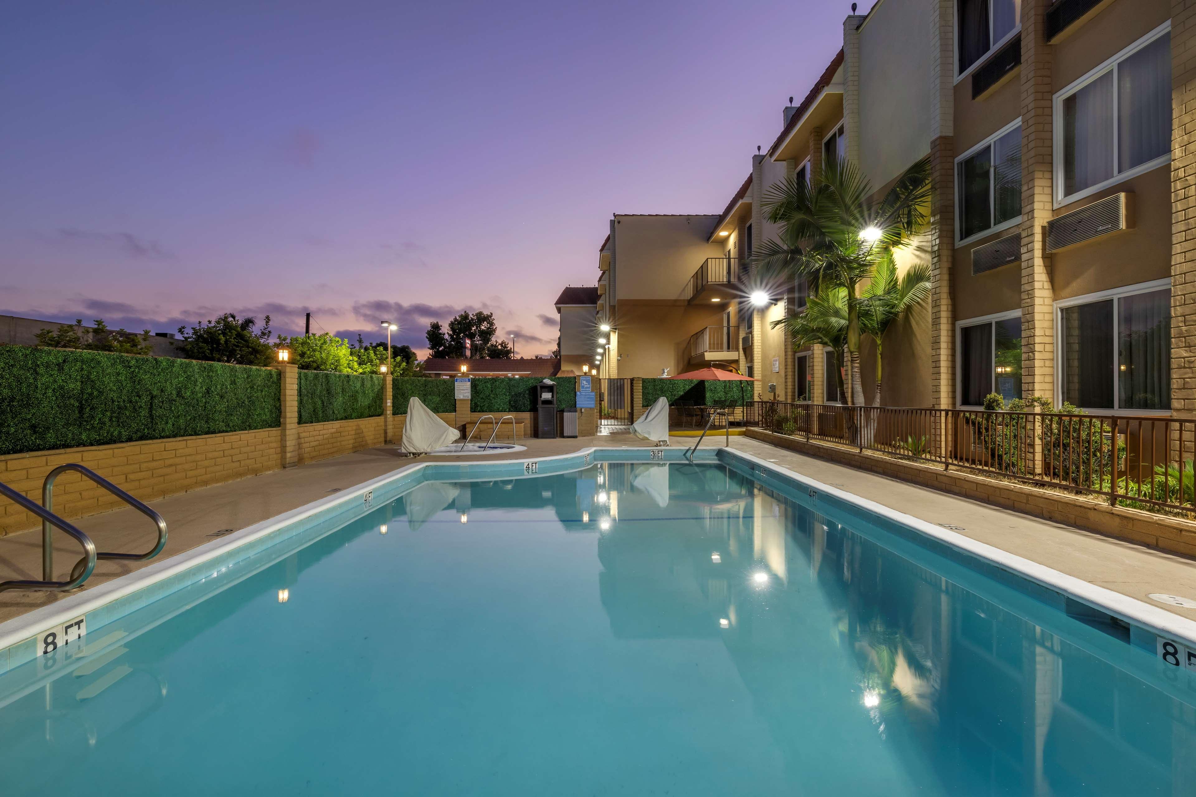 Best Western Plus South Bay Hotel Lawndale Bagian luar foto
